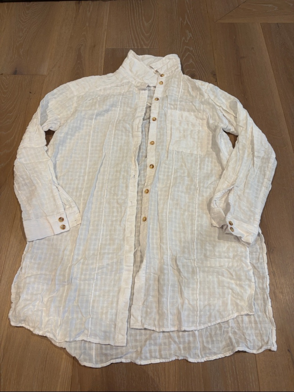 Anthropologie Size Medium Lightweight White Button-Front Gauze Tunic.
